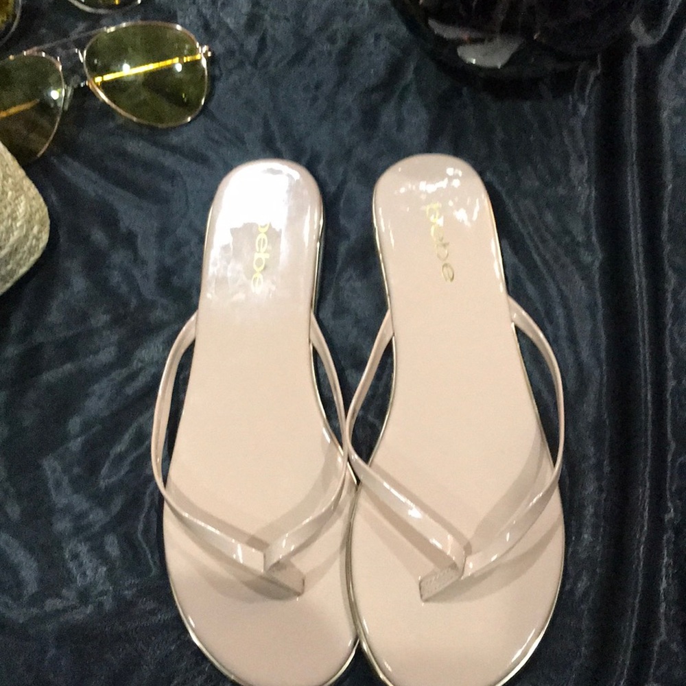 NWOT  BEBE  dressy flip flop 🩴